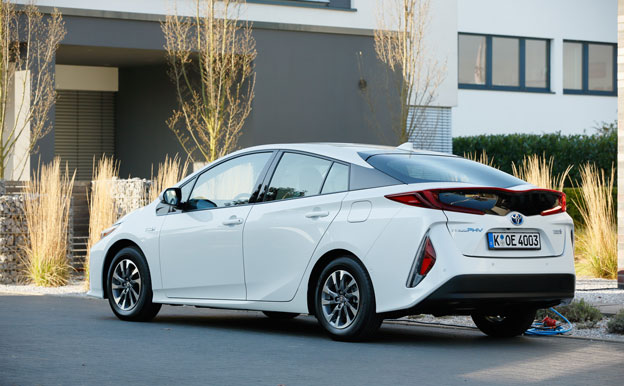 Toyota Prius PHEV Plug-In-Hybridauto