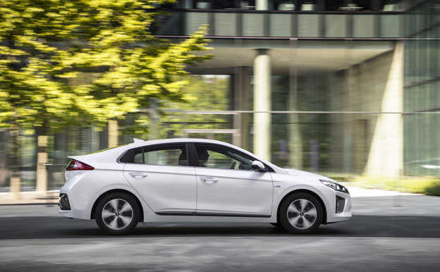 Hyundai Ioniq Plug-In-Hybrid PHEV Plug-In-Hybridauto