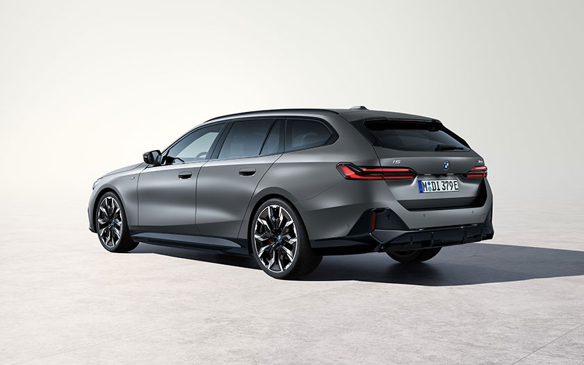 BMW i5 Touring Elektroauto Elektro-Kombi