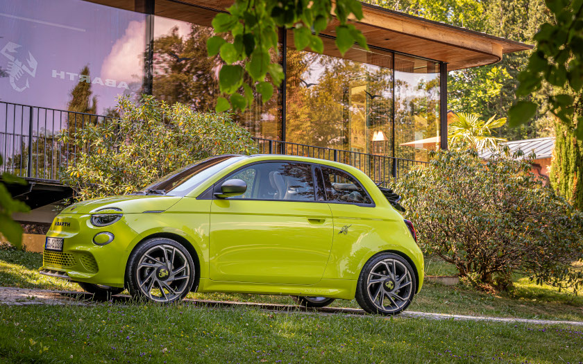 Abarth 500e Cabrio Elektroauto Elektro-Kleinstwagen Elektro-Cabrio