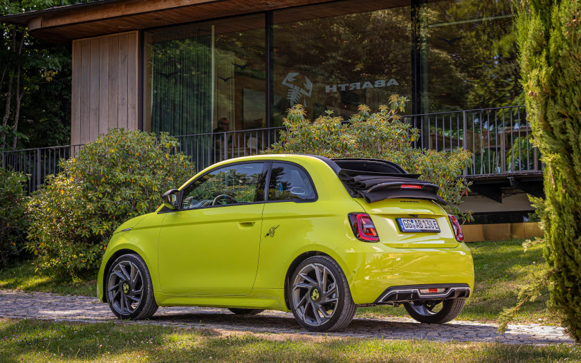 Abarth 500e Cabrio Elektroauto Elektro-Kleinstwagen Elektro-Cabrio