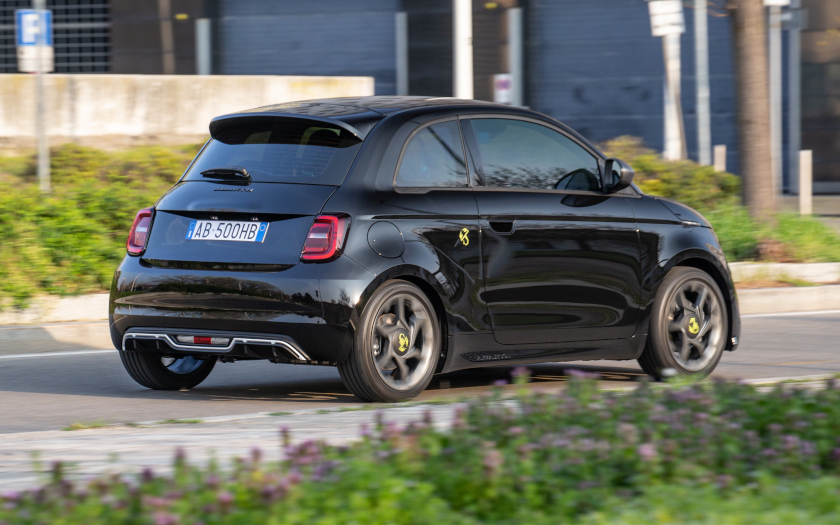 Abarth 500e Limousine Elektroauto Elektro-Kleinstwagen